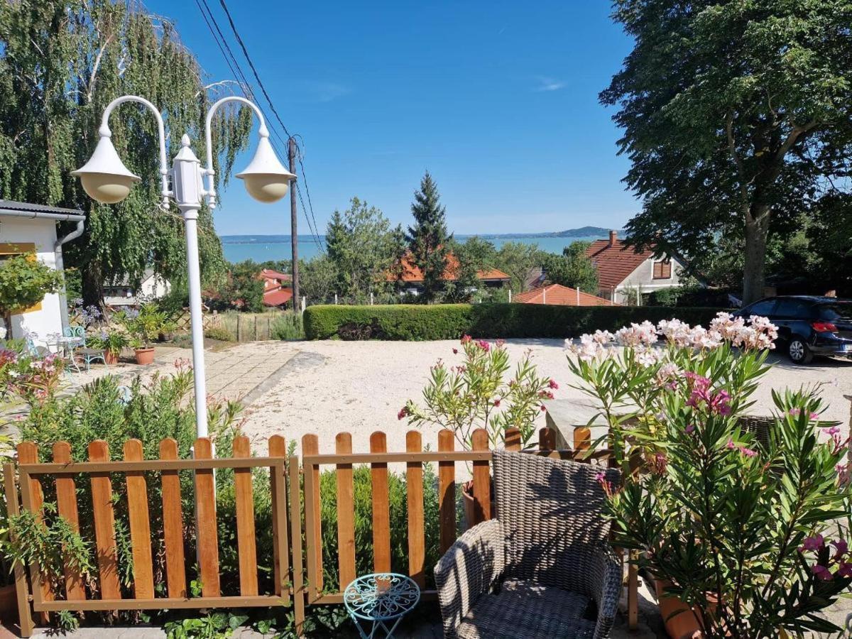 Bacchus Apartman - Borbarlang, Badacsony Badacsonytomaj Buitenkant foto
