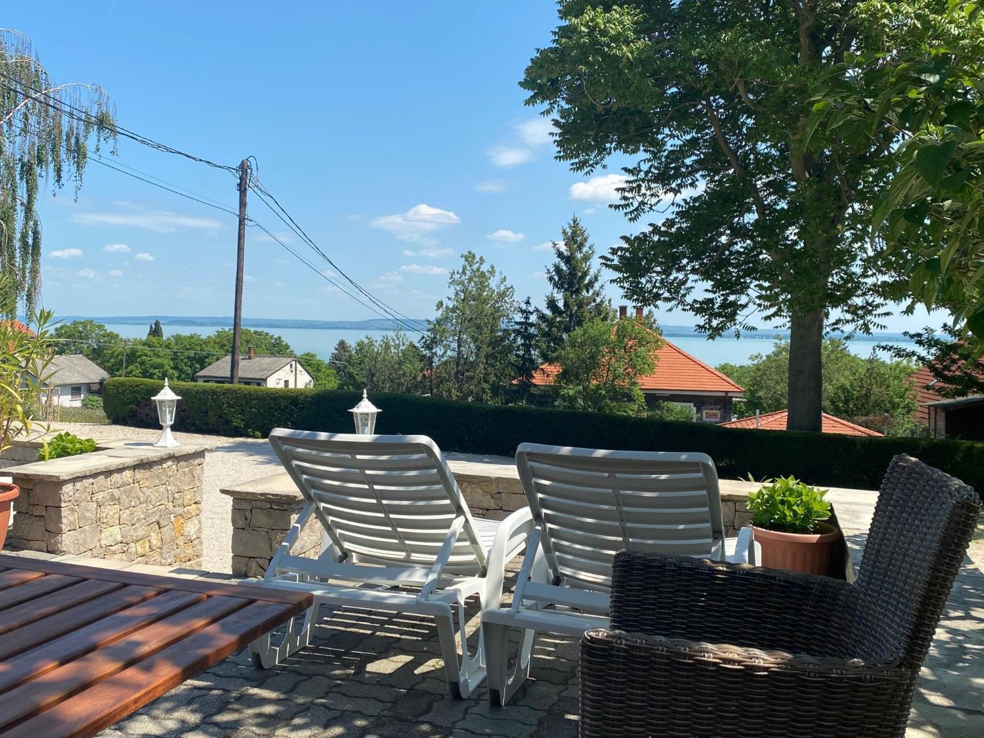 Bacchus Apartman - Borbarlang, Badacsony Badacsonytomaj Buitenkant foto