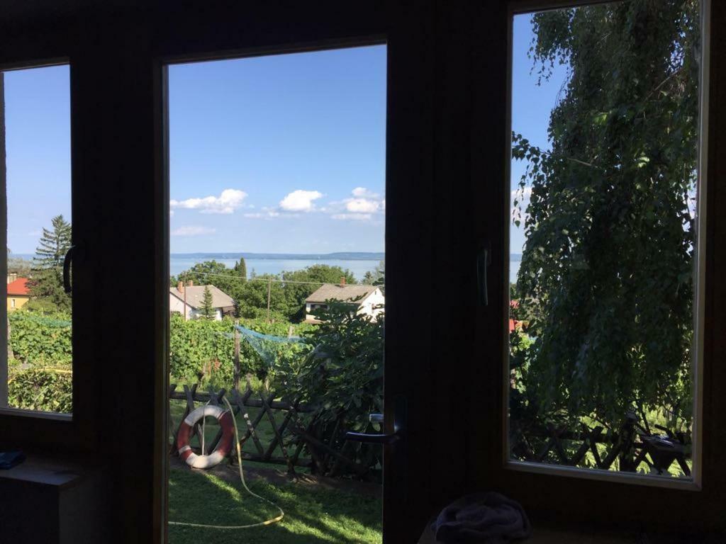 Bacchus Apartman - Borbarlang, Badacsony Badacsonytomaj Buitenkant foto